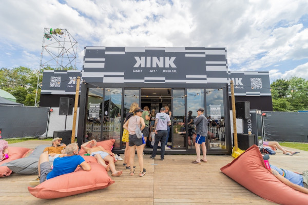 Zitzaq op Down the rabbit hole KINK